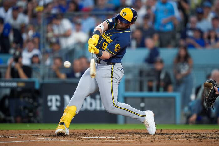 Jake Bauers wins NLCS MVP as Brewers sweep Dodgers