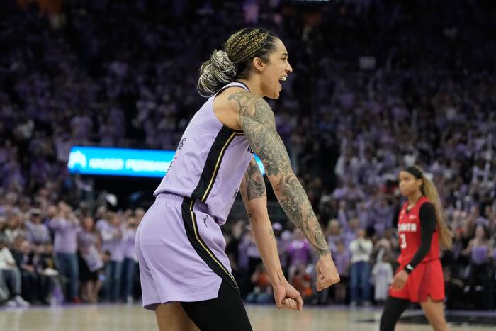 Gabby Williams counts possessions to lead Valkyries in finals