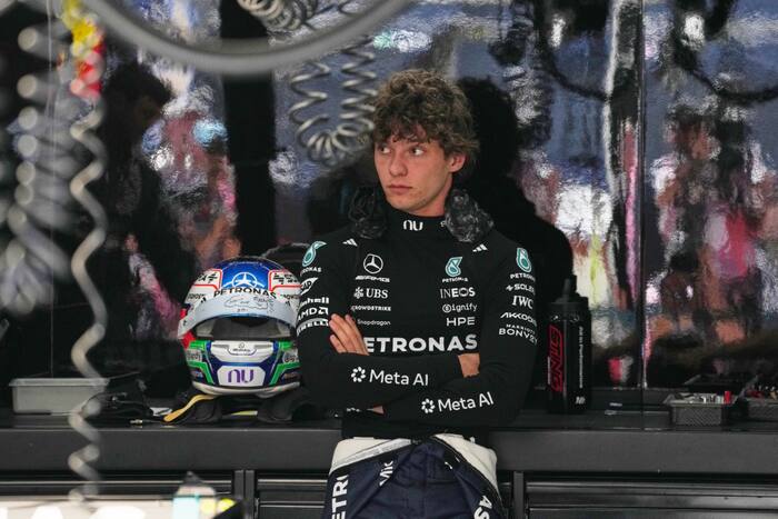 Antonelli takes surprise pole at US Grand Prix chasing title
