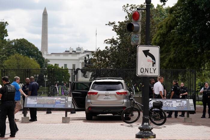 Federal panel approves underground White House security screening centre