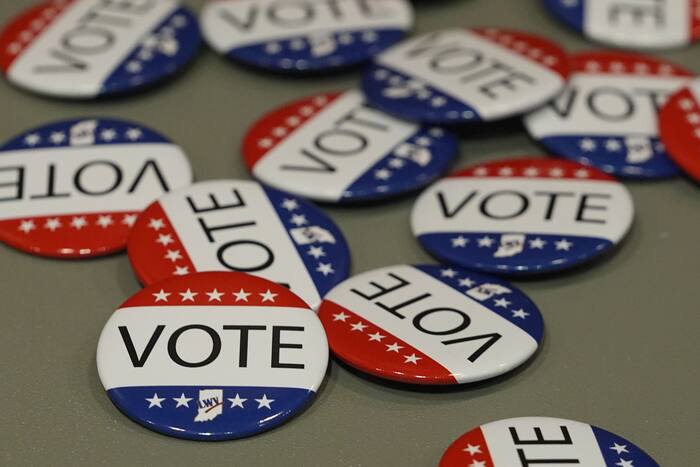 In college? Here’s how to vote in the presidential election in Florida