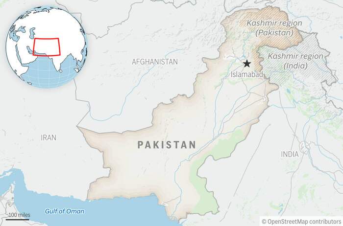 Pakistani forces clash with Afghan Taliban at border