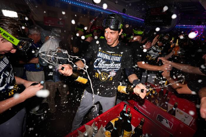 Brewers reach World Series for first time since 1982