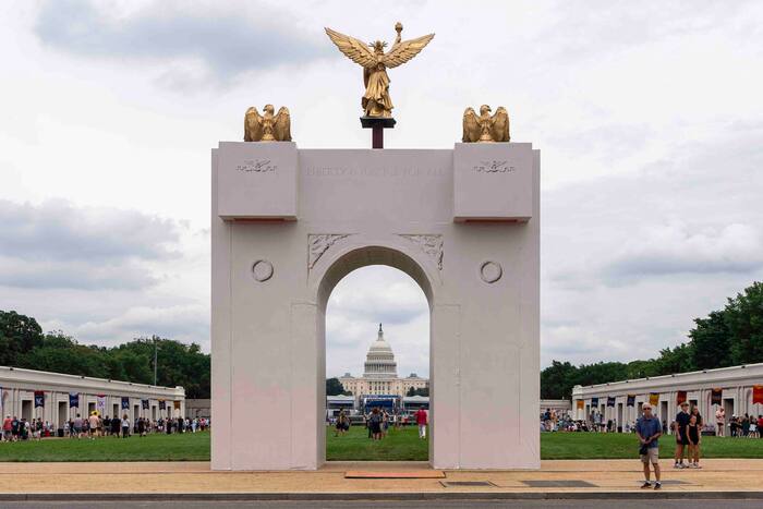 Trump's Triumphal Arch plans omit military complex element