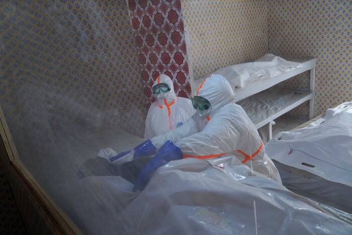 Ebola spreads to new hotspots in Congo amid chaotic response