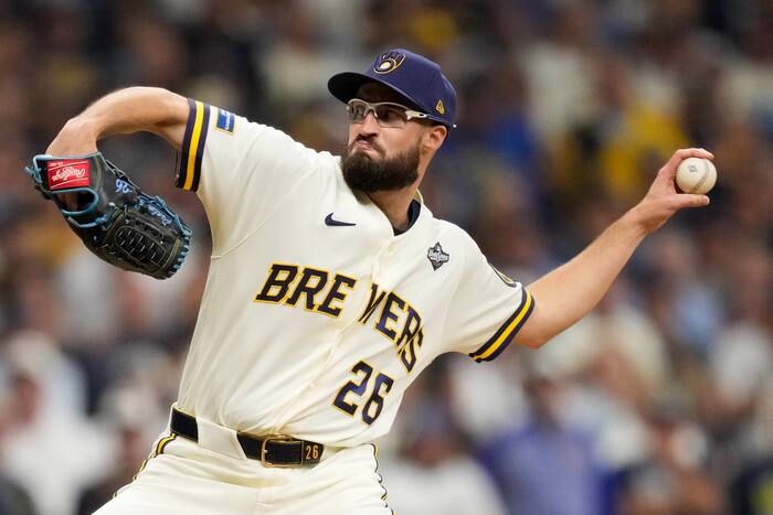 Ashby nears postseason scoreless relief record with World Series save