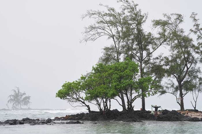 Hurricane Nolo expected to unleash powerful winds, flash flooding on Hawaii