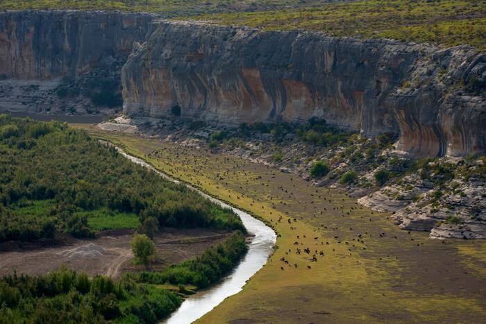 Texas landowners challenge Trump's $46 billion border wall
