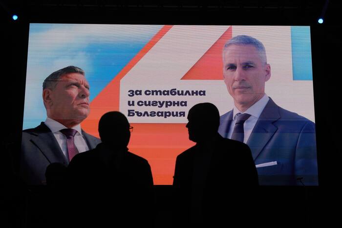 Bulgarians vote in presidential election on shipping attacks and economy