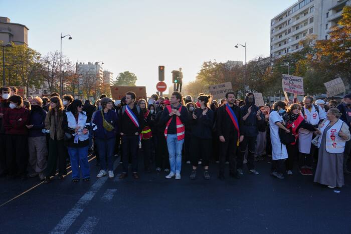 Protesting pupils blockade French high schools again