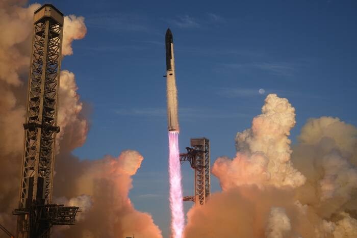 SpaceX and Tesla form committees to discuss potential merger