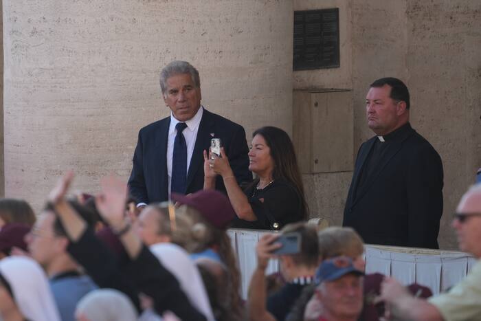 Hulk star Lou Ferrigno fulfills childhood dream meeting with Pope Leo XIV