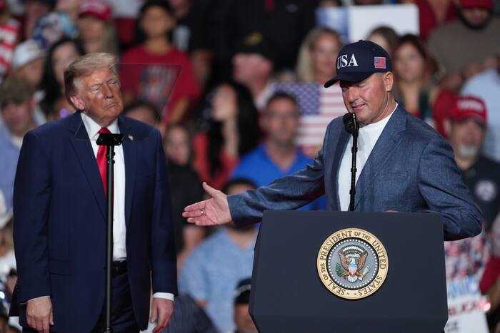 Trump to award Roger Clemens Presidential Medal of Freedom