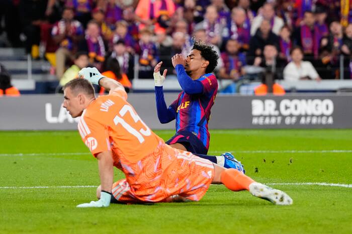 Real Madrid beats Barcelona as Mbappé scores twice in clasico