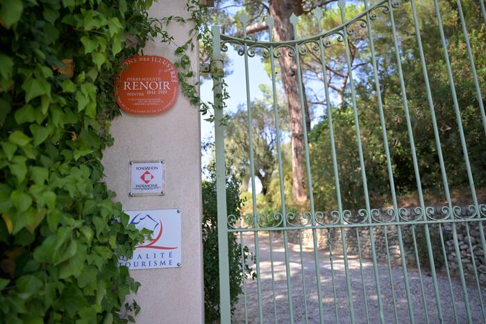 Two stolen Renoir paintings found, six arrested