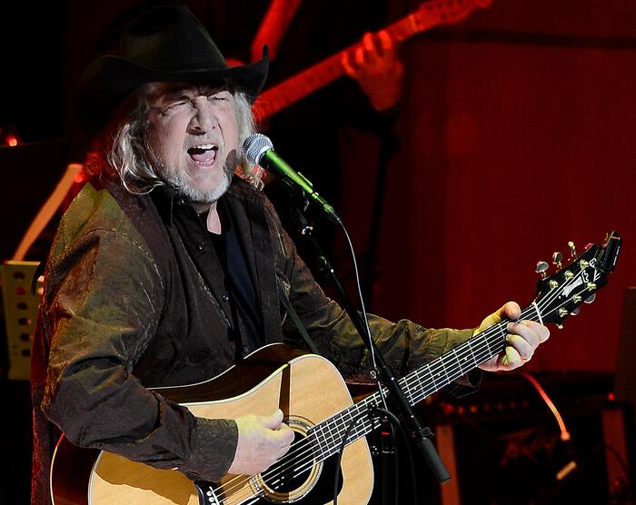 John Anderson, country music star whose hits included ‘Wild and Blue,’ dies at 71