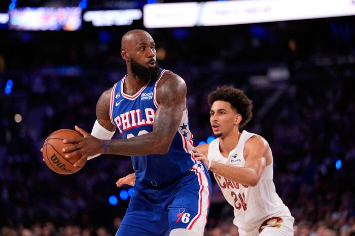 76ers overturn 29-point deficit to beat Cavaliers in home opener