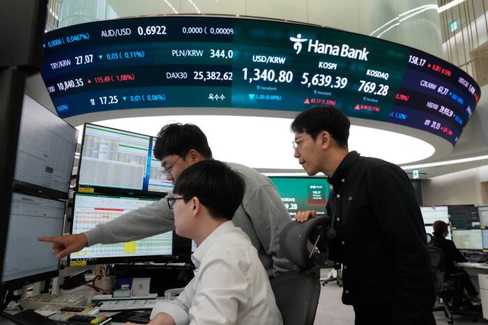 Asian stocks rebound after tech sell-off; Indonesia shares plunge