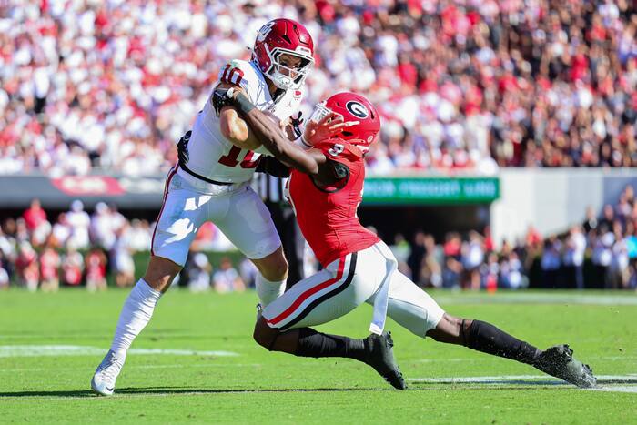 Longhorns and Sooners bring dominant defense and sputtering offense to Cotton Bowl rivalry