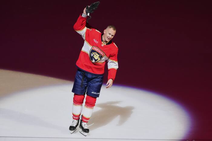 Brady Tkachuk scores overtime winner as Panthers beat Canucks