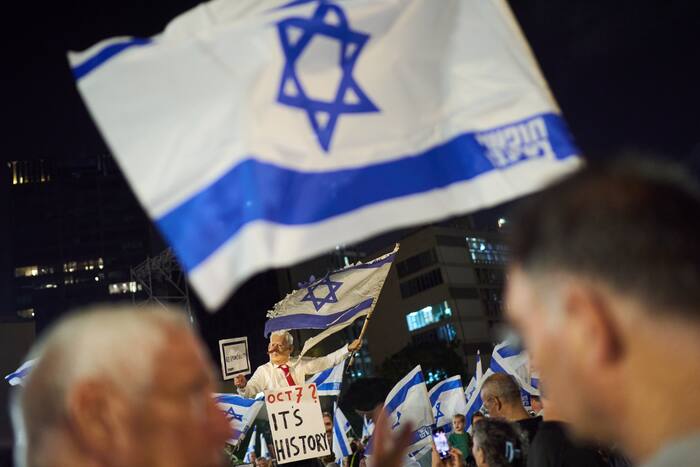 Israelis vote in elections seen as referendum on Netanyahu