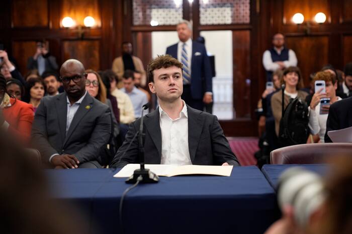 AI industry insiders warn New York City Council of safety risks