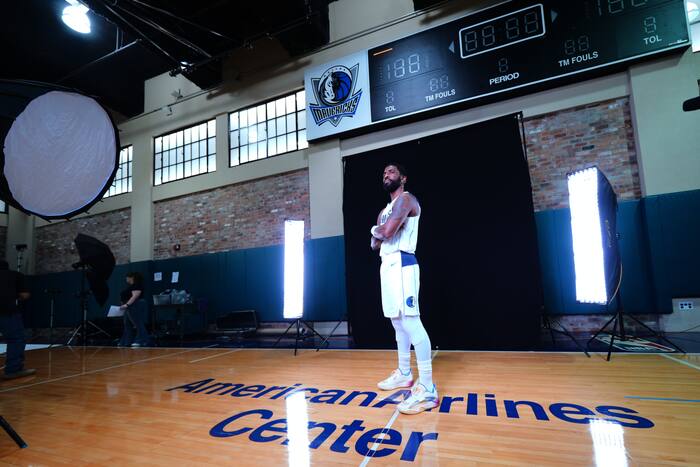 Kyrie Irving scores 17 in Mavericks return after 600 days