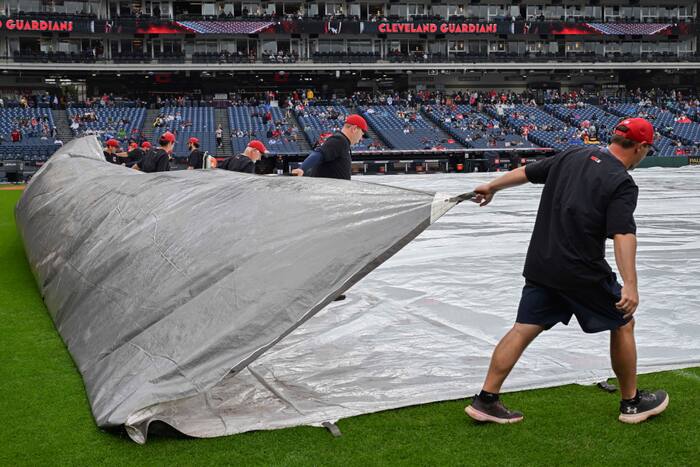 Rays-Guardians ALCS Game 3 moved to afternoon for rain