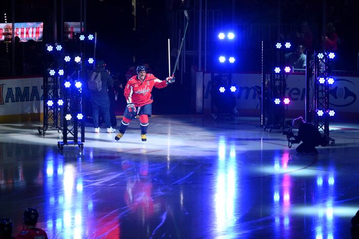 Ovechkin's sons announce him as Capitals beat Penguins