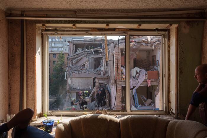 Ukraine Death Toll Rises to 22 as Rescuers Recover Bodies From Russian Missile Strike Rubble