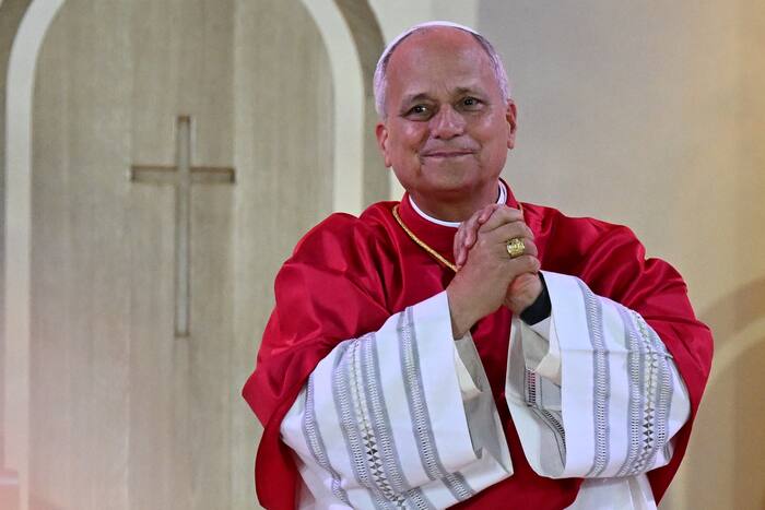 Pope Leo XIV declines to credit himself for White Sox playoff return