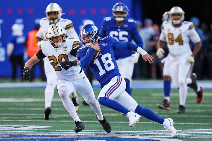 McCarthy replaces Winston as Giants lose to Saints