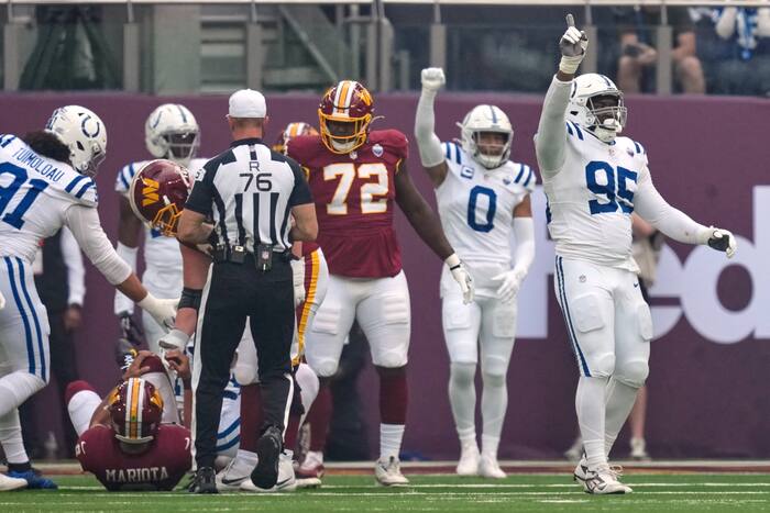 Commanders QB Mariota injured in first quarter against Colts
