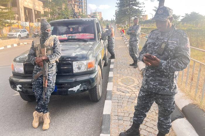 Ethiopian federal police move in as rebel forces quit Tigray capital
