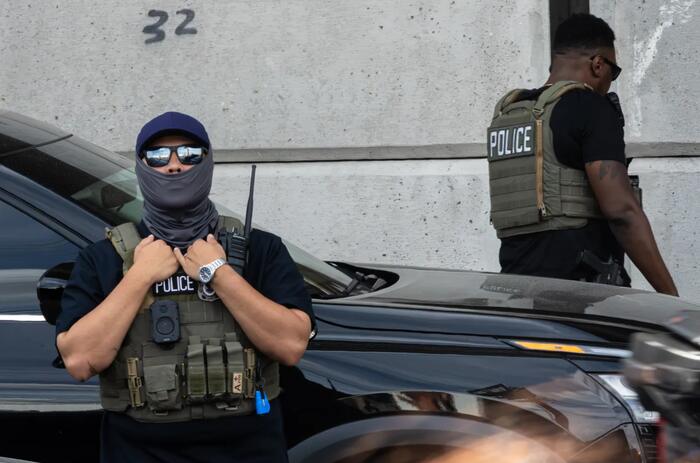 <a href="https://www.ksat.com/news/local/2026/09/29/austin-man-shot-by-ice-agent-charged-with-assault-resisting-arrest/" target="_blank">Austin man shot by ICE agent charged with assault, resisting arrest</a>