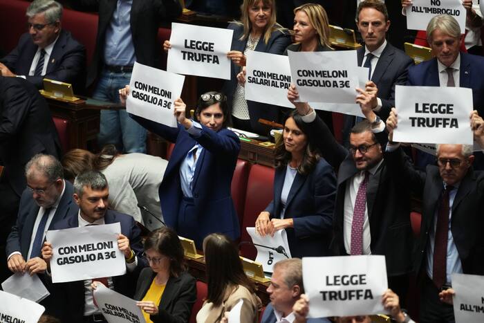 Italy's parliament approves Meloni's electoral reform