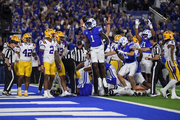 Kentucky beats No. 10 LSU in overtime on Minchey conversion