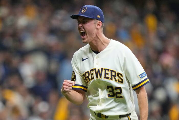 Brewers face Rays in first all-first-time-champion World Series