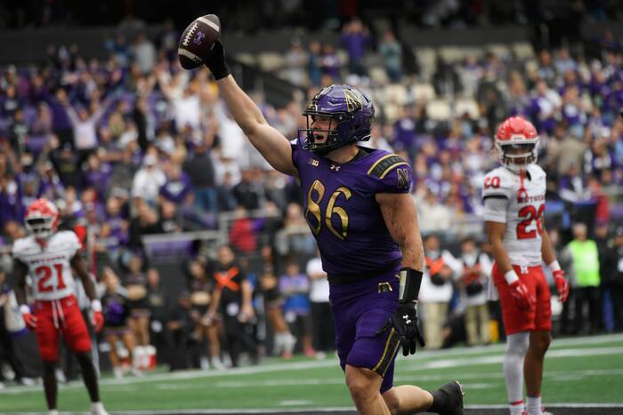No. 24 Northwestern beats Rutgers 42-14 behind Chiles