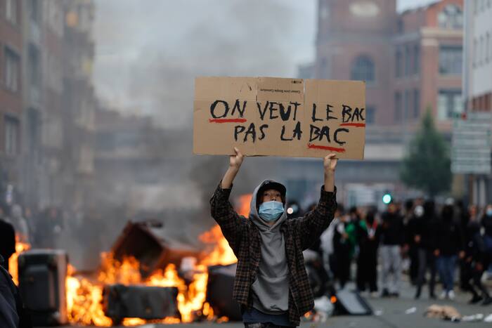 France's prime minister calls crisis meeting over student protests