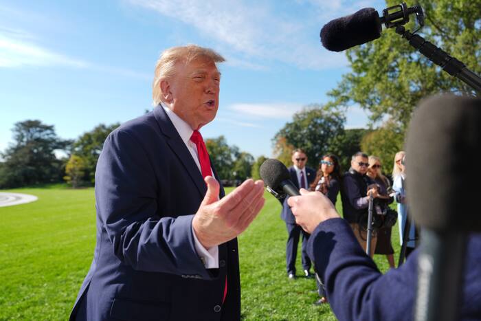 Trump urges NFL to postpone Paris game amid French protests