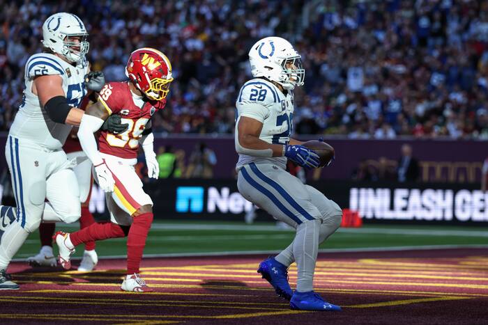 Taylor scores twice as Colts beat Commanders 30-13 in London