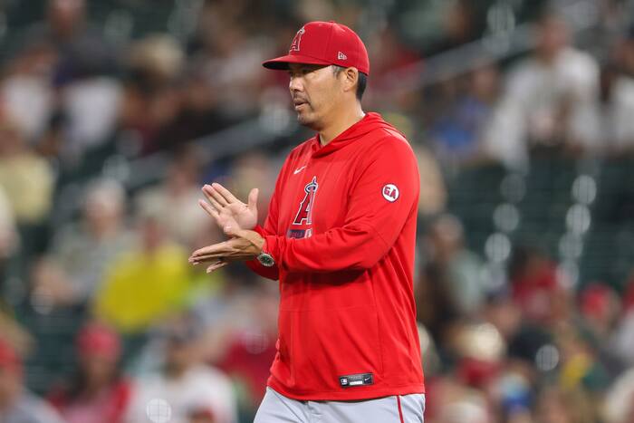 Angels fire manager Suzuki after 100-loss season