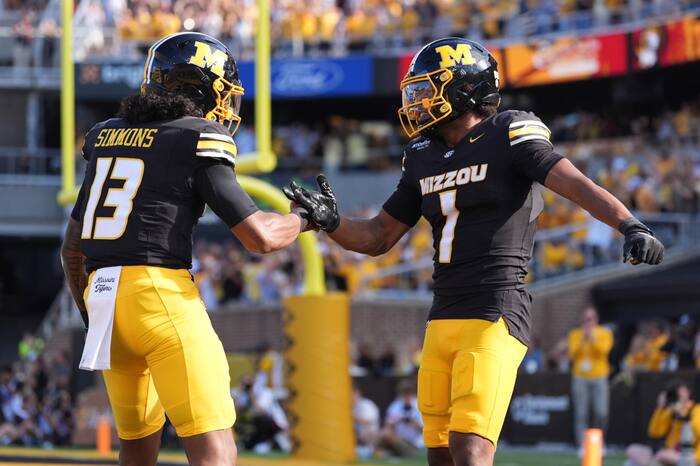Missouri defeats eighth-ranked Florida 45-17 in SEC clash