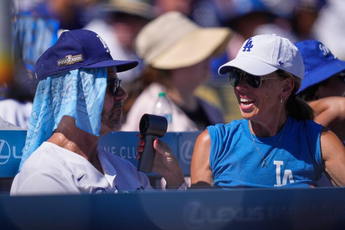 Blazing triple-digit heat bears down on Braves-Dodgers NLDS opener in Los Angeles