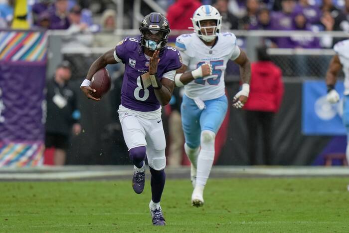 Lamar Jackson leaves Ravens game with ankle injury