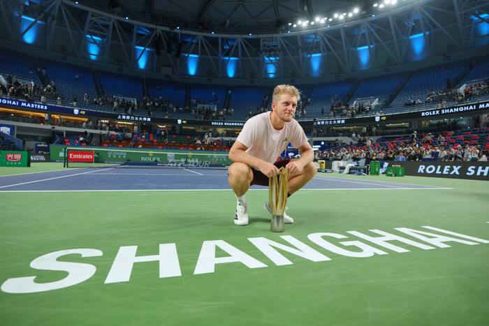 Davidovich Fokina wins Shanghai Masters for biggest career title