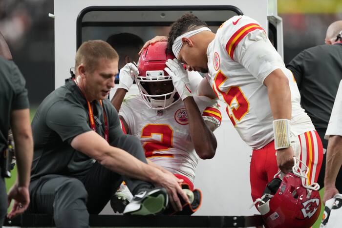 Chiefs' Thornton out 12 to 16 weeks with ankle injury