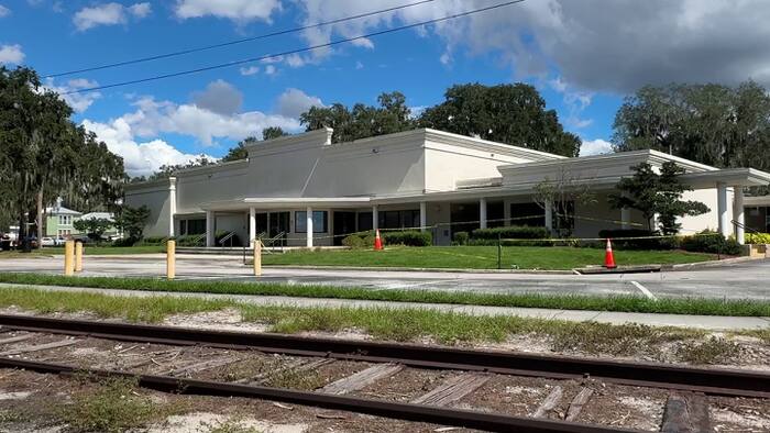 Eustis Residents Rally to Save Community Center With 1,340 Signatures