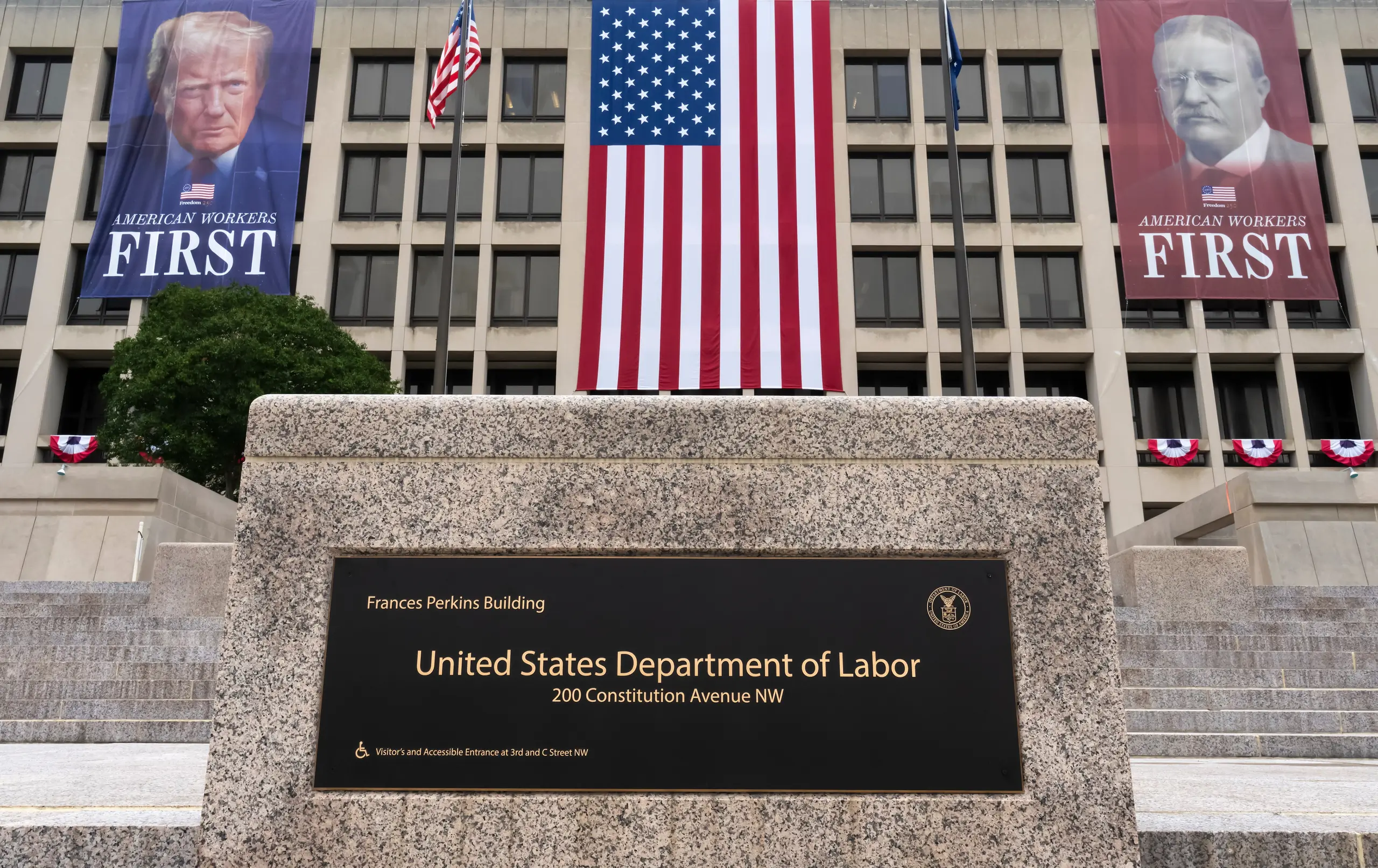 U.S. job openings slipped to 7.1 million in August but labor market ...